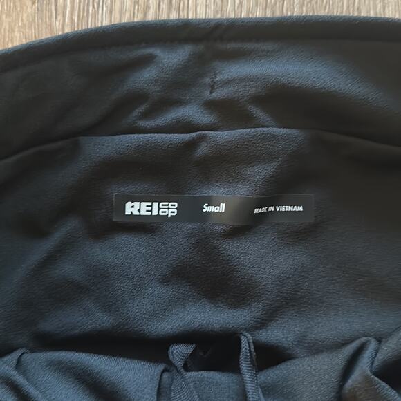 REI Pivot 7" Shorts Black Size Small Water Repellent Brief Liner - Picture 3 of 8